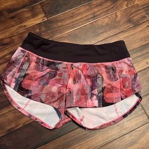 Lululemon Size 2 regular, 2.5” inseam, speed up shorts EUC